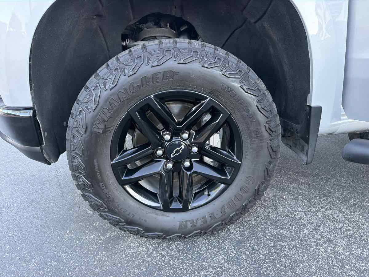 Used 2021 Chevrolet Silverado 1500 LT Trail Boss w/ Bed Protection Package AWD/4WD image 38
