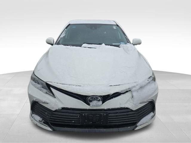 Used 2021 Toyota Camry LE image 11