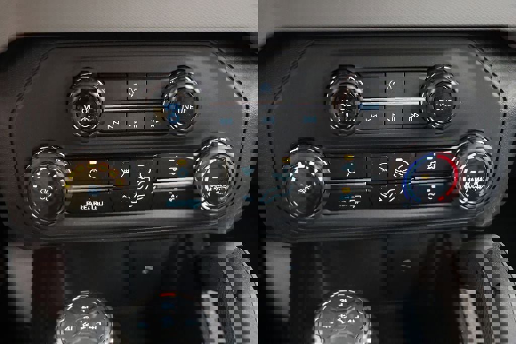 Used 2024 Ford Bronco Big Bend image 17