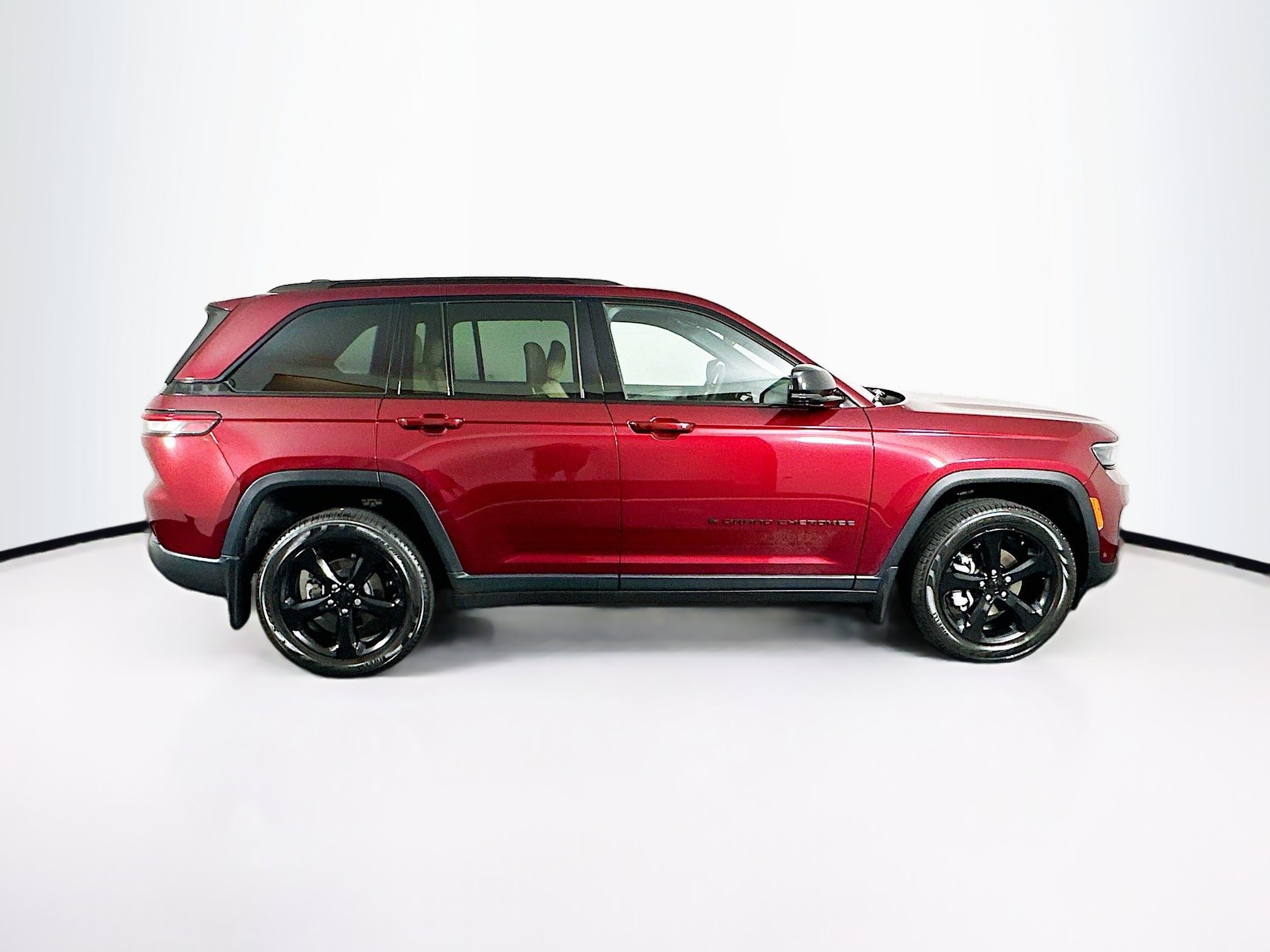 Used 2023 Jeep Grand Cherokee Limited w/ Luxury Tech Group II RWD image 10