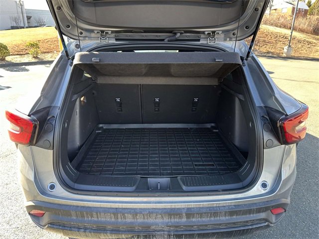 Used 2025 Chevrolet Trax RS w/ Sunroof Package image 21