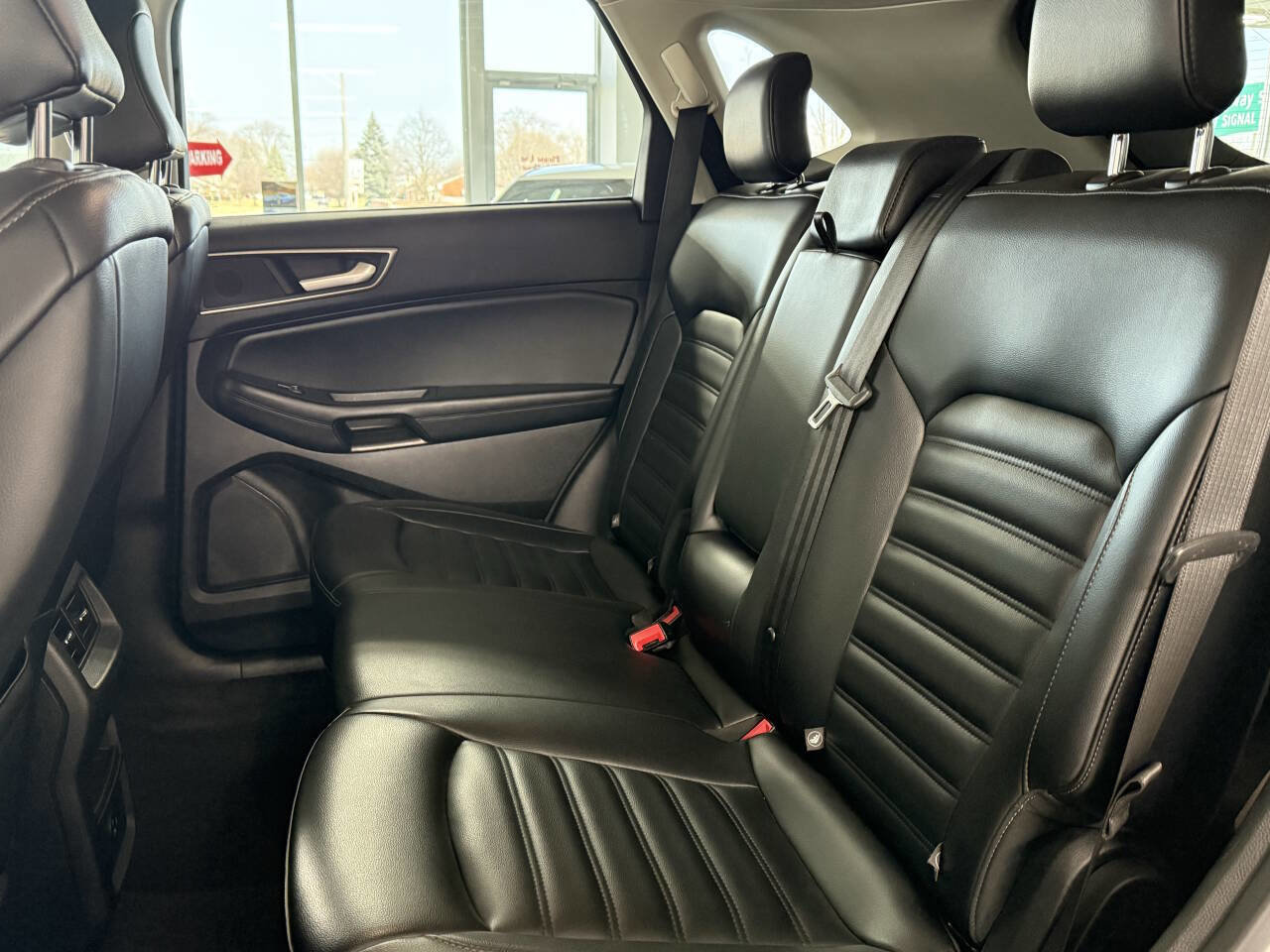 Used 2022 Ford Edge SEL image 16