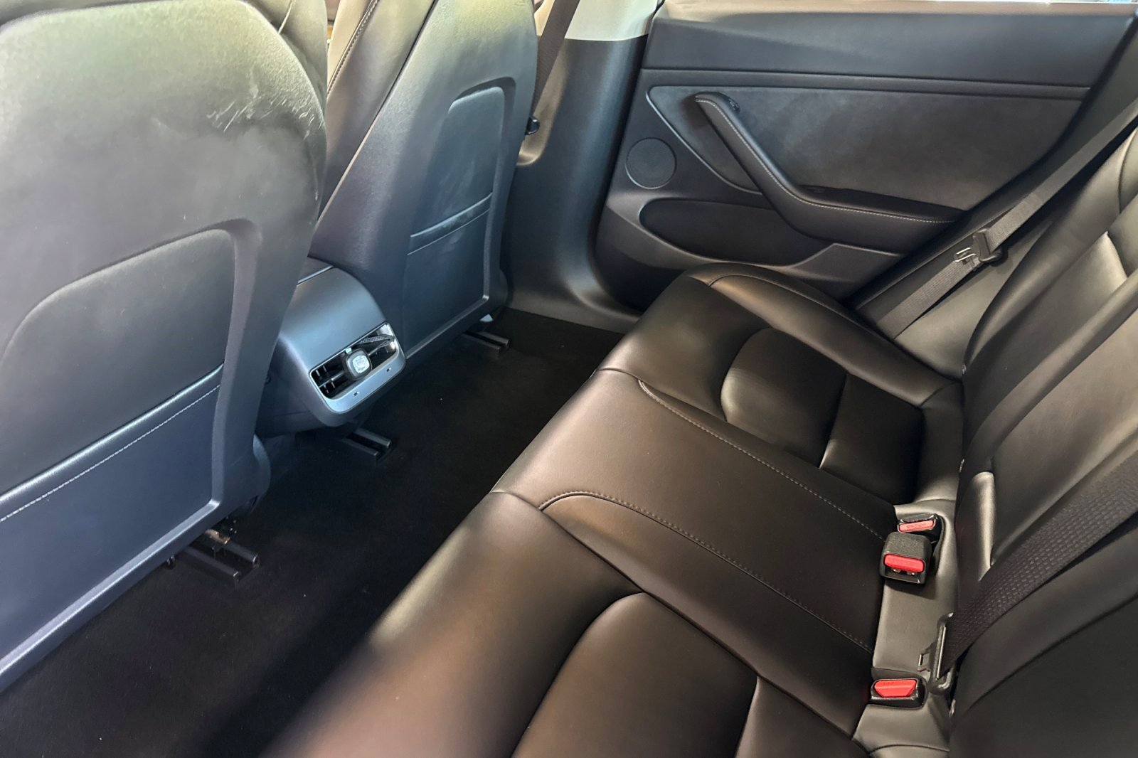 Used 2023 Tesla Model 3 Standard Range image 27