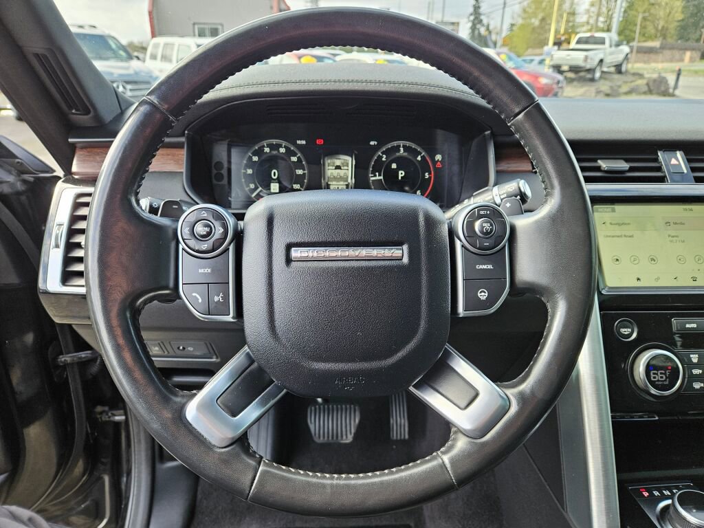Used 2018 Land Rover Discovery HSE AWD/4WD image 26