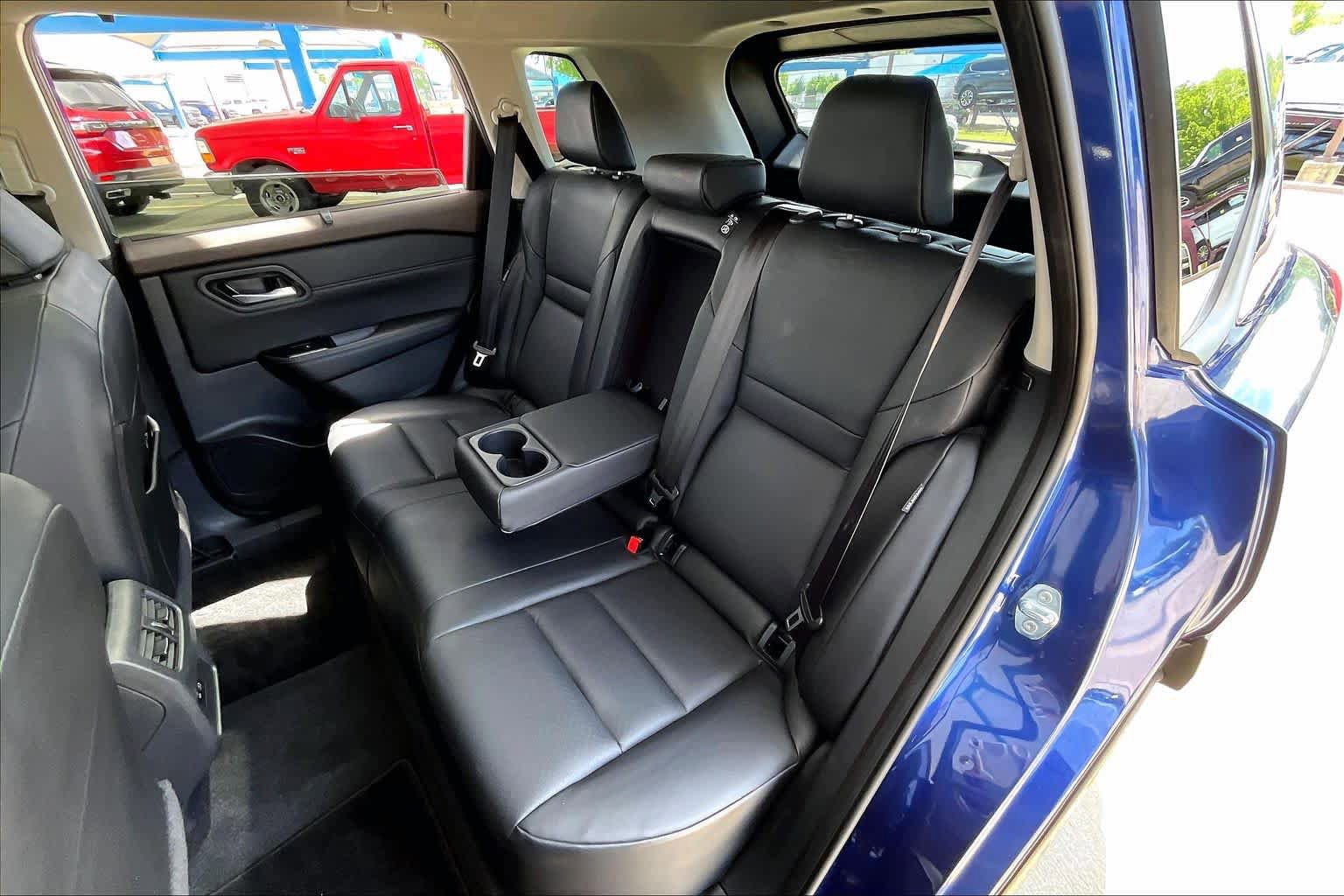 Used 2023 Nissan Rogue SV w/ SV Premium B Package FWD image 21