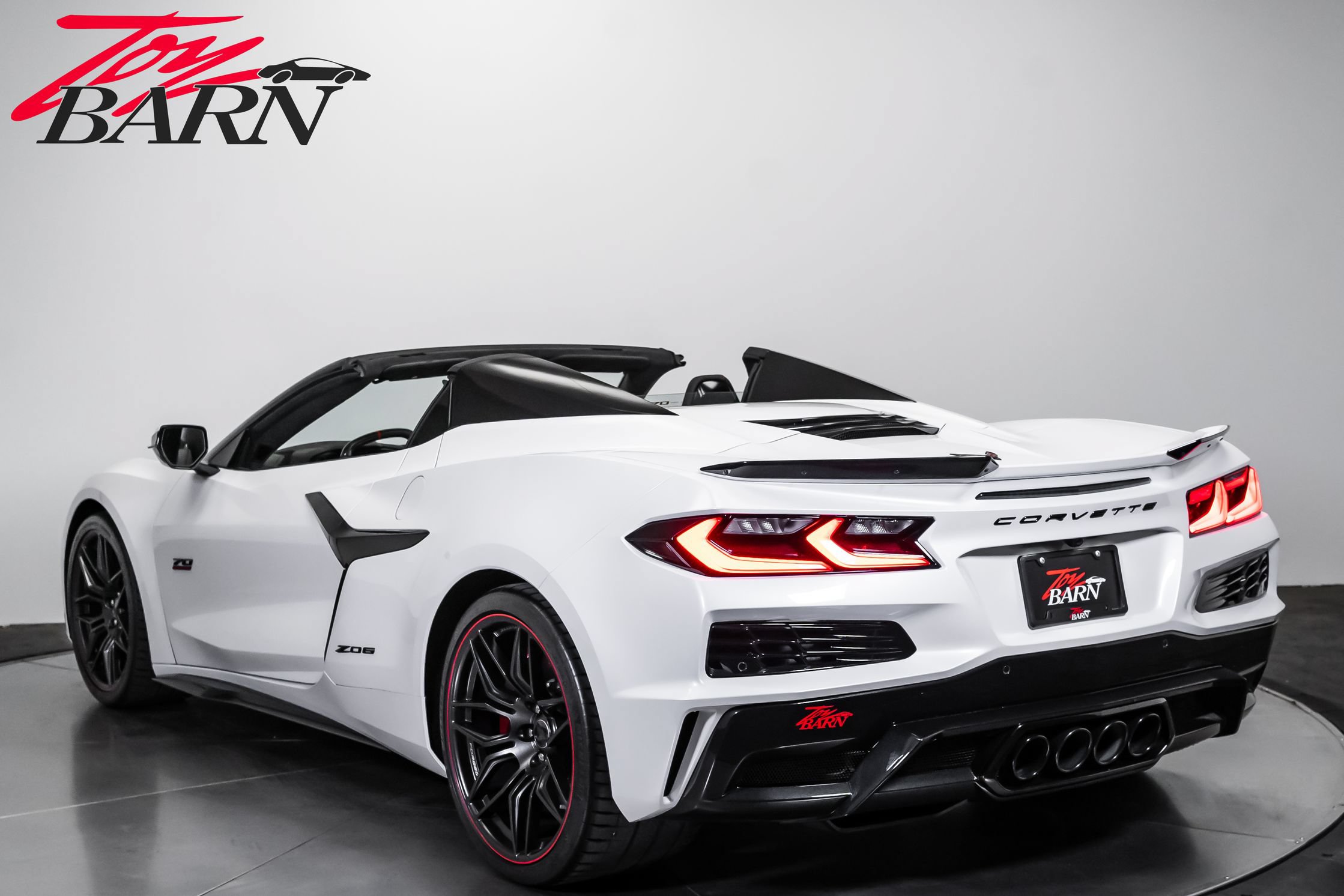Used 2023 Chevrolet Corvette Z06 RWD image 3