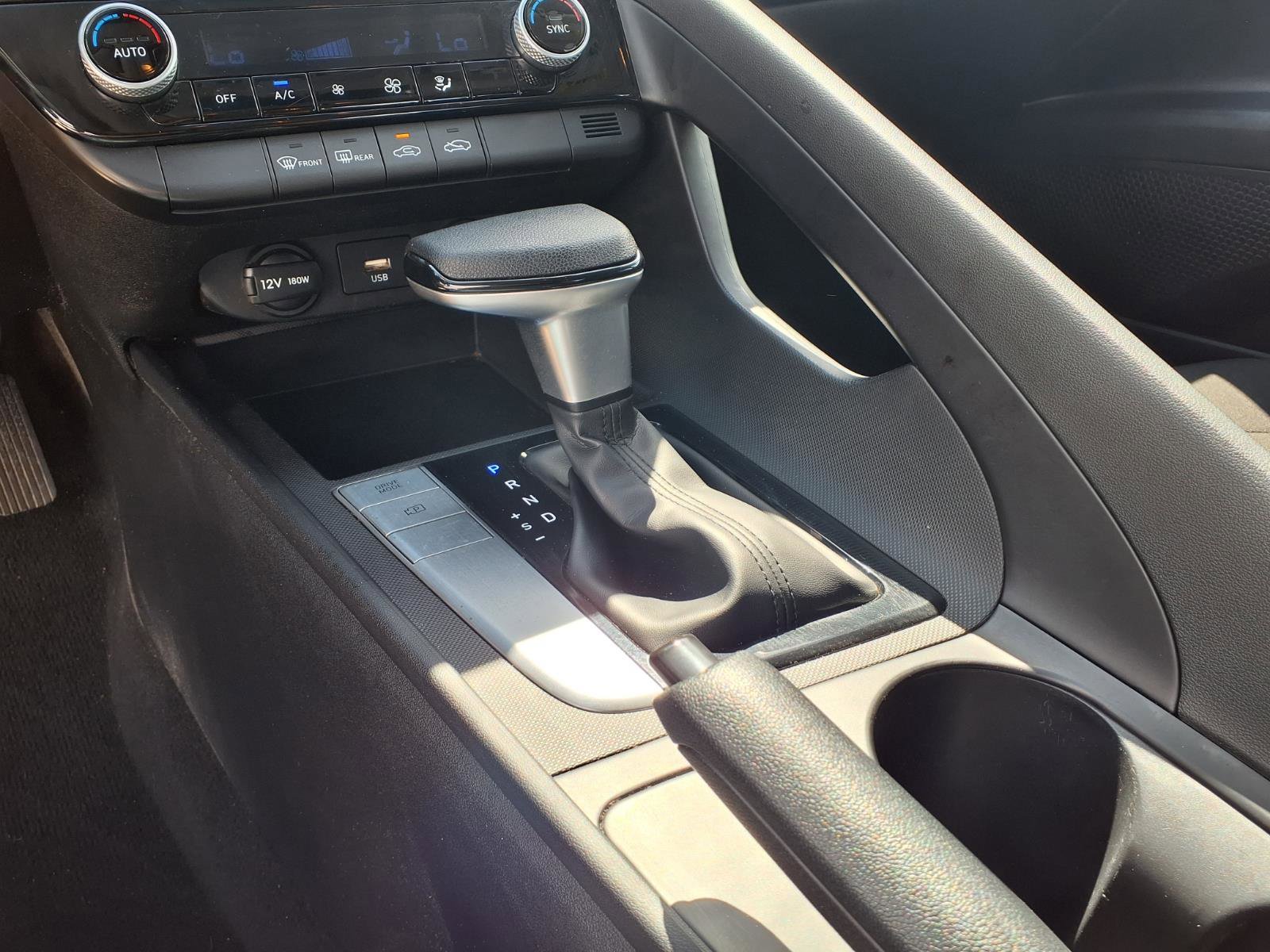 Used 2021 Hyundai Elantra SEL image 19