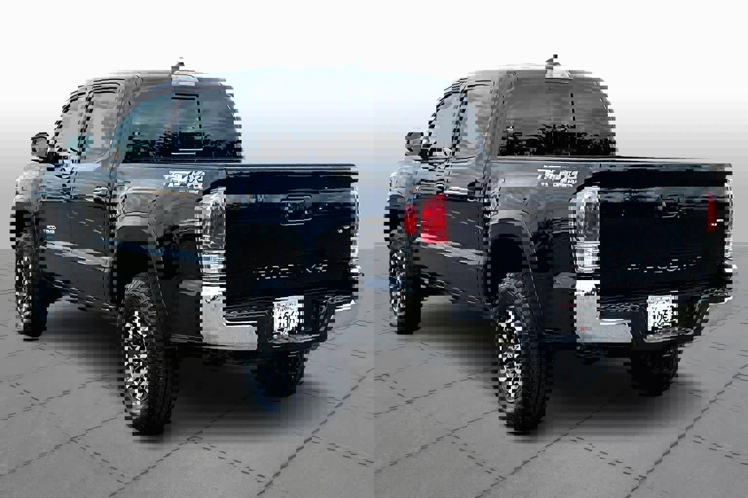 Certified 2022 Toyota Tacoma TRD Off-Road image 11
