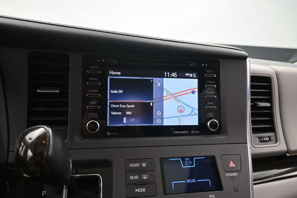 Used 2018 Toyota Sienna XLE w/ XLE Navigation Package FWD image 23