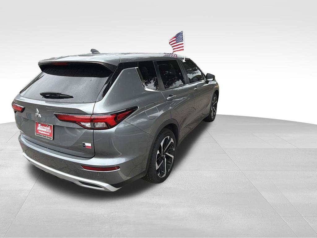 Used 2023 Mitsubishi Outlander SE AWD/4WD image 6