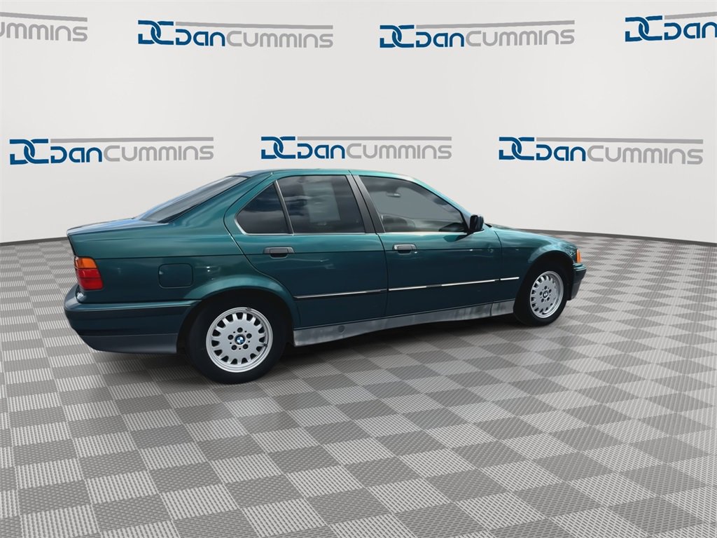 Used 1993 BMW 325i Sedan image 8