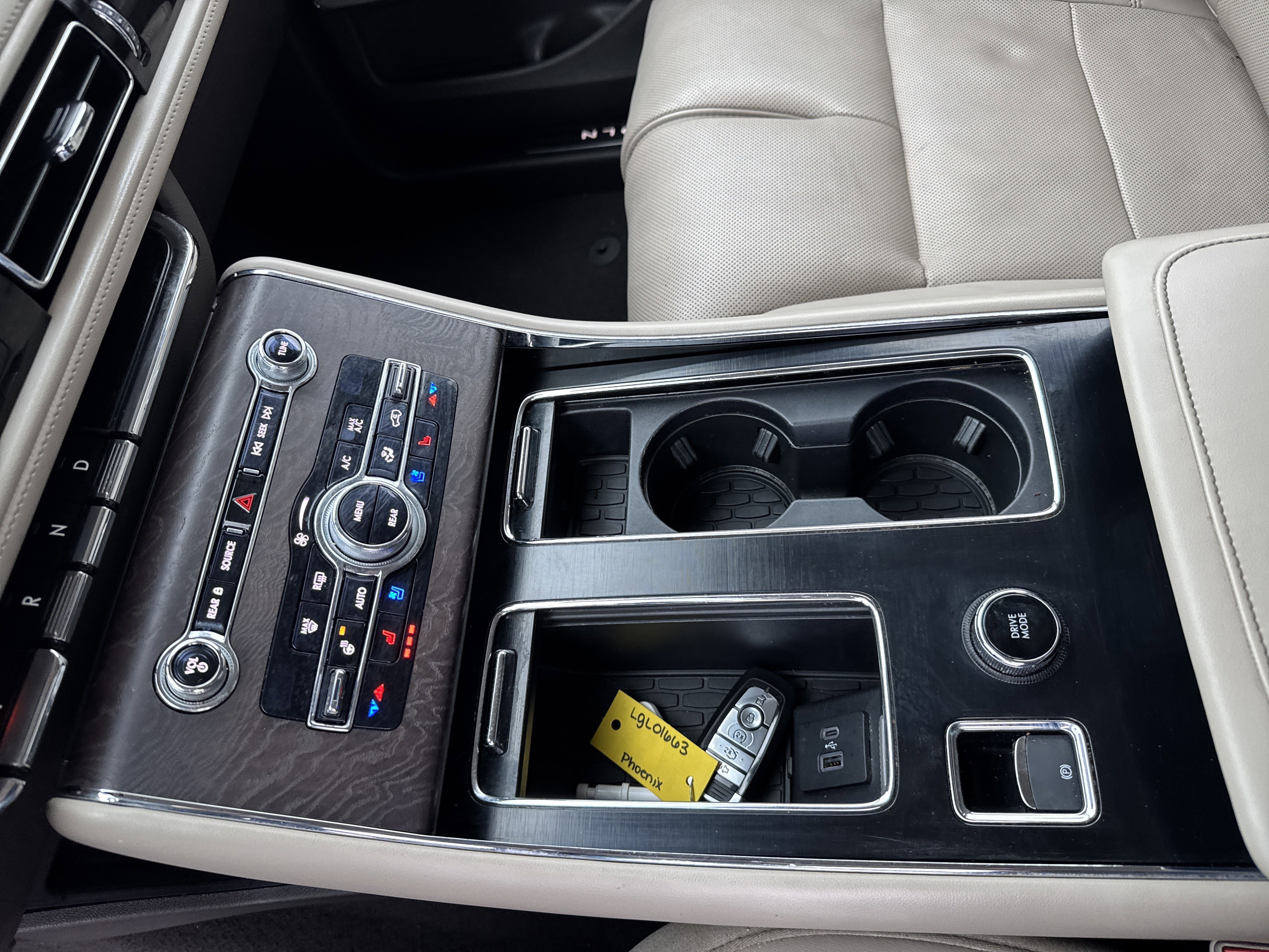 Used 2020 Lincoln Aviator Reserve w/ Equipment Group 202A image 40