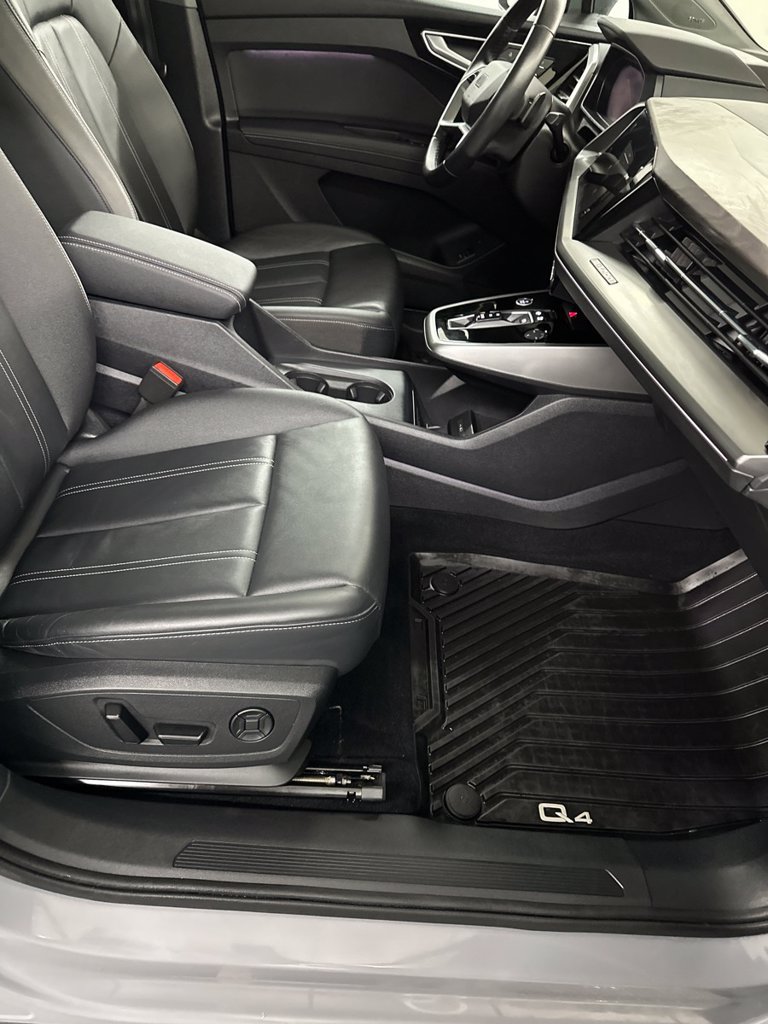 Used 2024 Audi Q4 e-tron Prestige AWD/4WD image 39