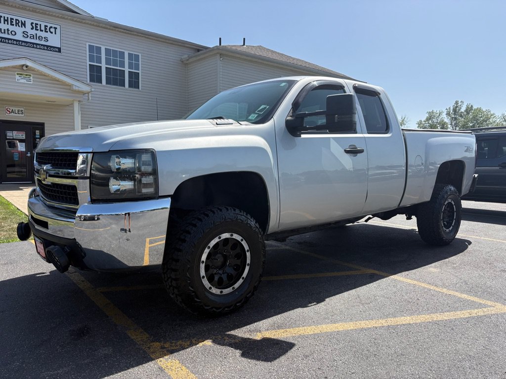 Used 2010 Chevrolet Silverado 2500 W/T w/ Snow Plow Prep Package AWD/4WD image 2