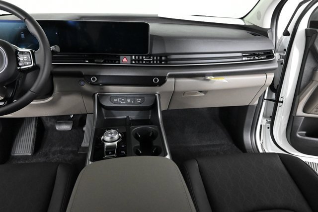 New 2026 Kia Carnival EX image 16
