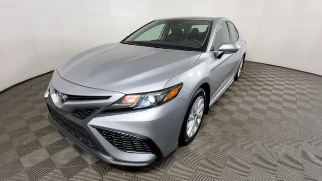 Used 2024 Toyota Camry SE FWD image 11