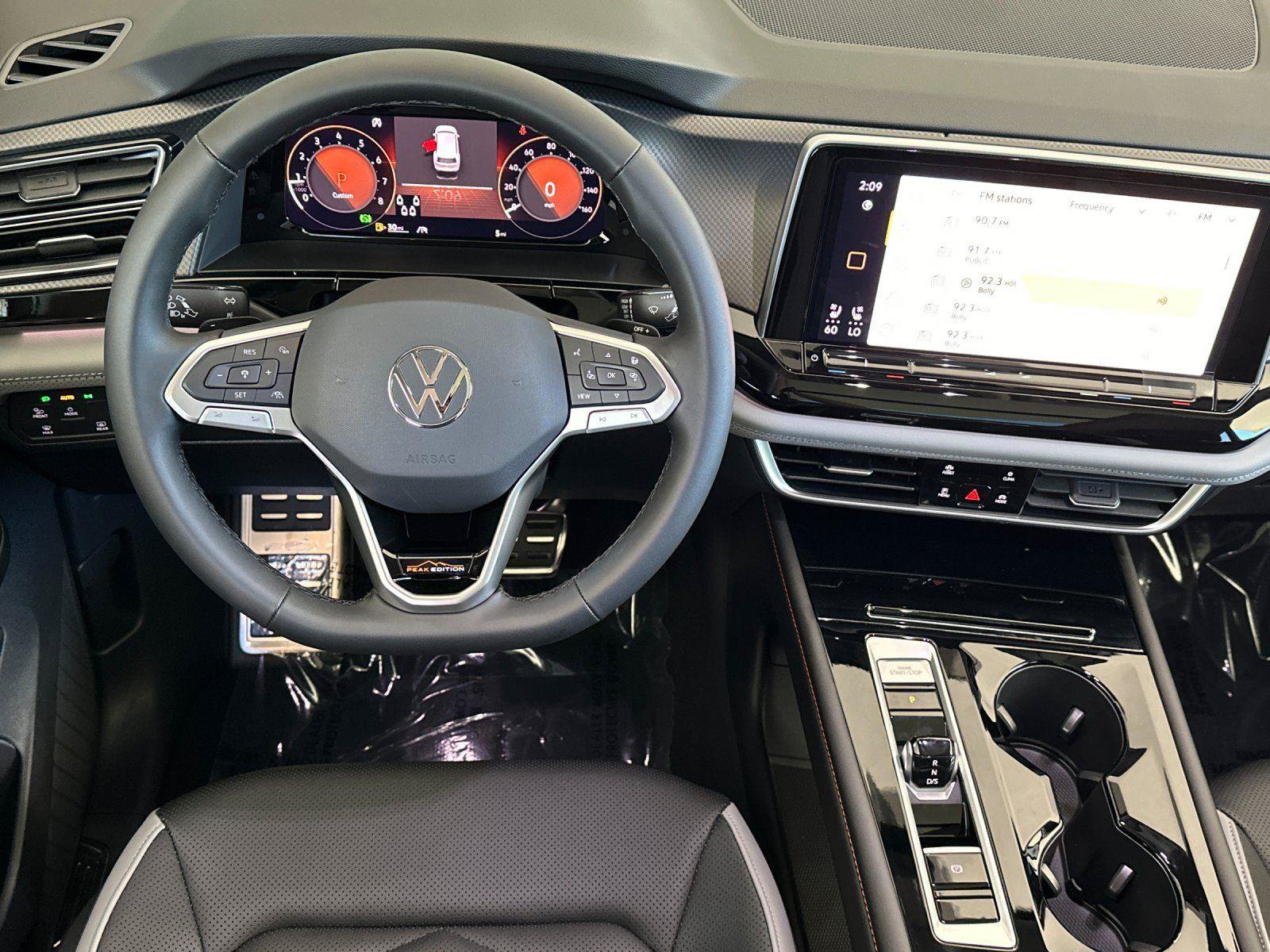 New 2026 Volkswagen Atlas Peak Edition AWD/4WD image 13
