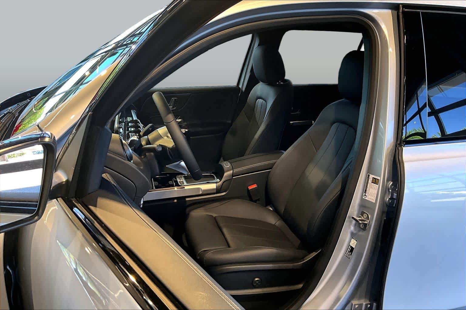 New 2026 Mercedes-Benz GLB 250 4MATIC image 14