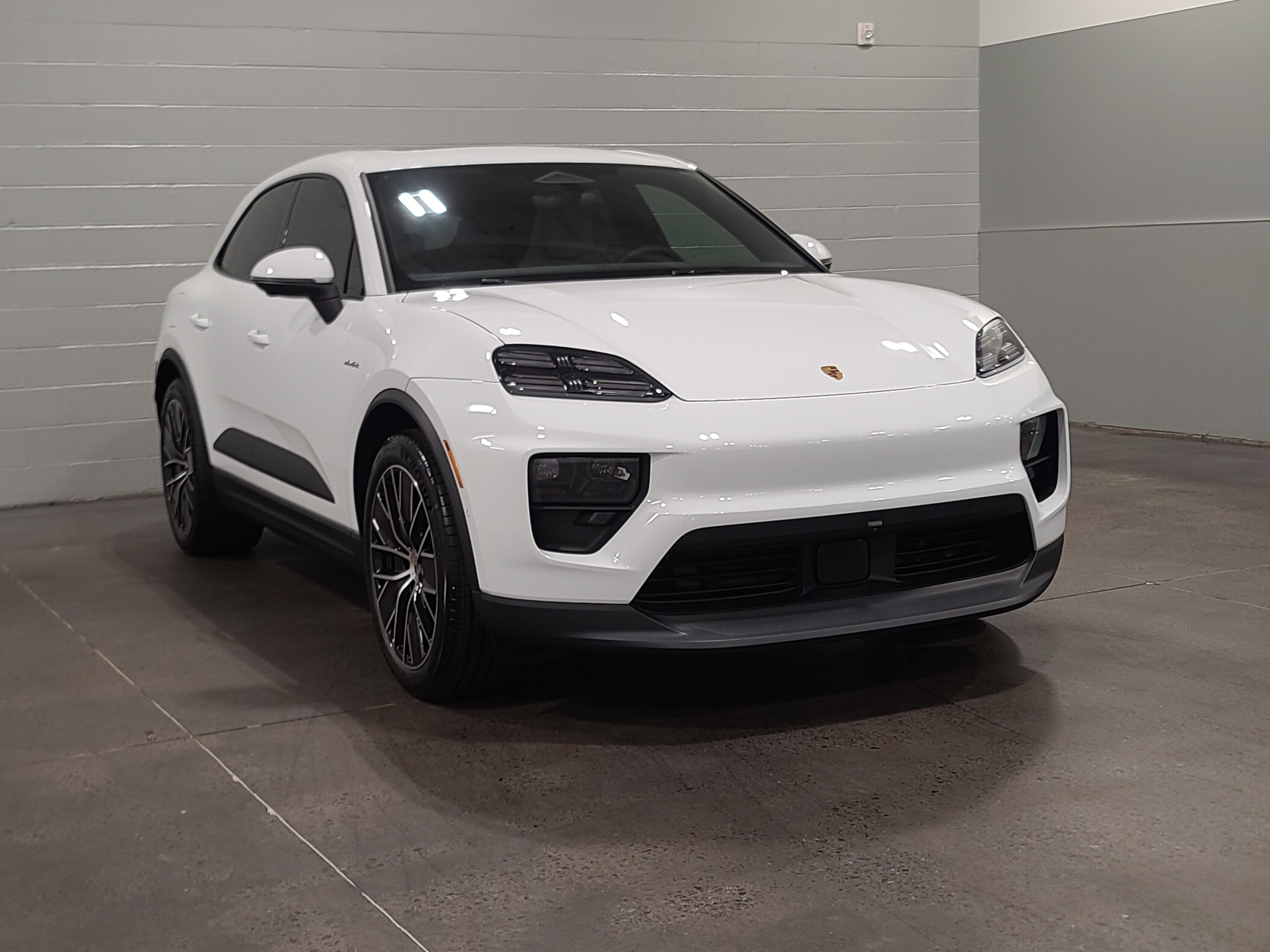 New 2026 Porsche Macan Electric RWD image 7
