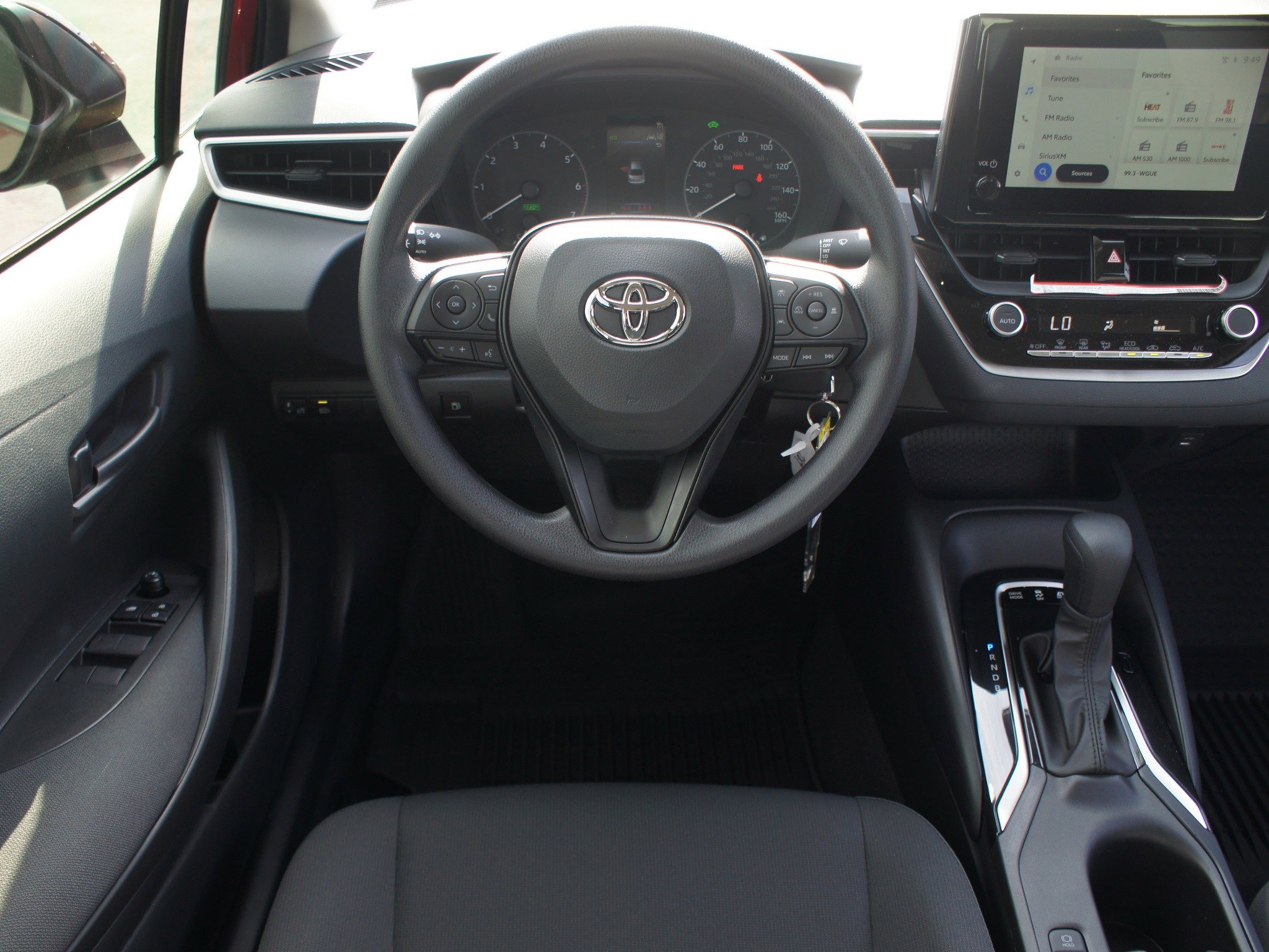 Used 2025 Toyota Corolla LE image 5