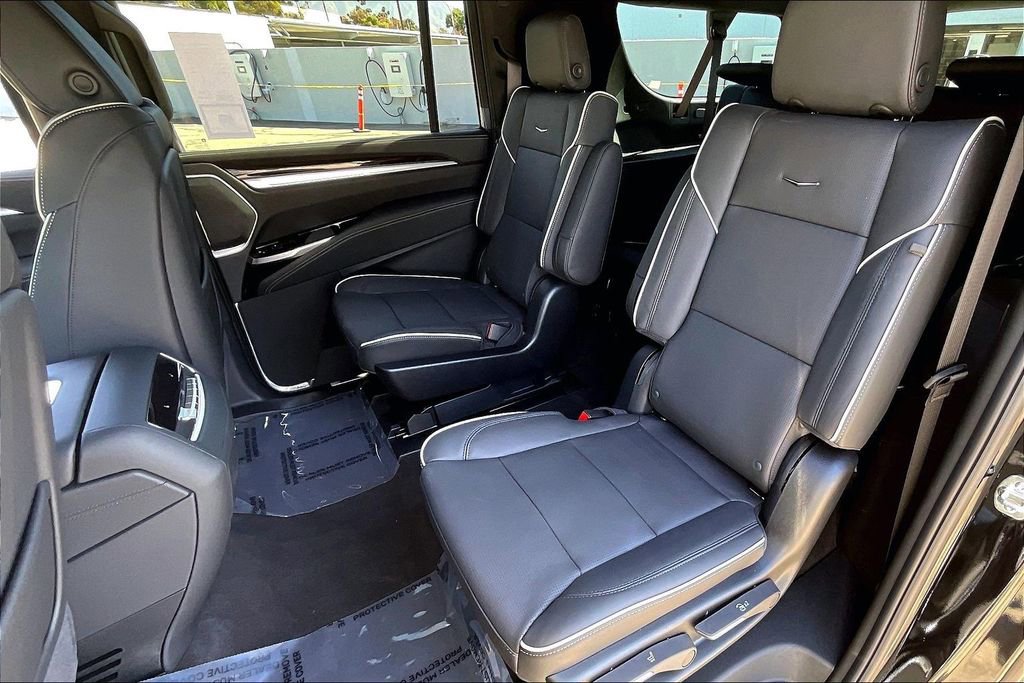 New 2026 Cadillac Escalade ESV Luxury image 27