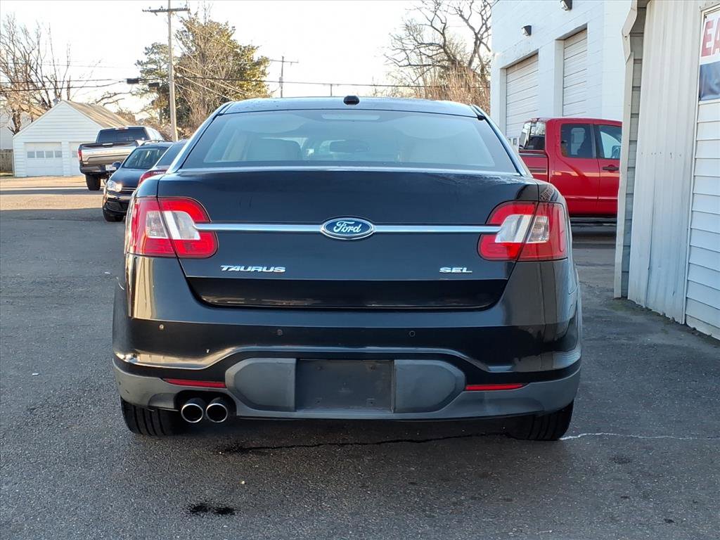 Used 2011 Ford Taurus SEL w/ 201A Rapid Spec Order Code image 4