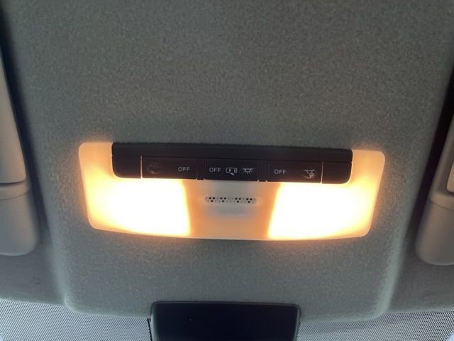 Used 2021 Nissan Kicks S image 32