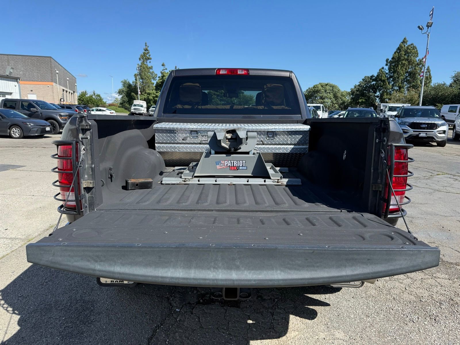 Used 2016 RAM 2500 Tradesman w/ Chrome Appearance Group image 5