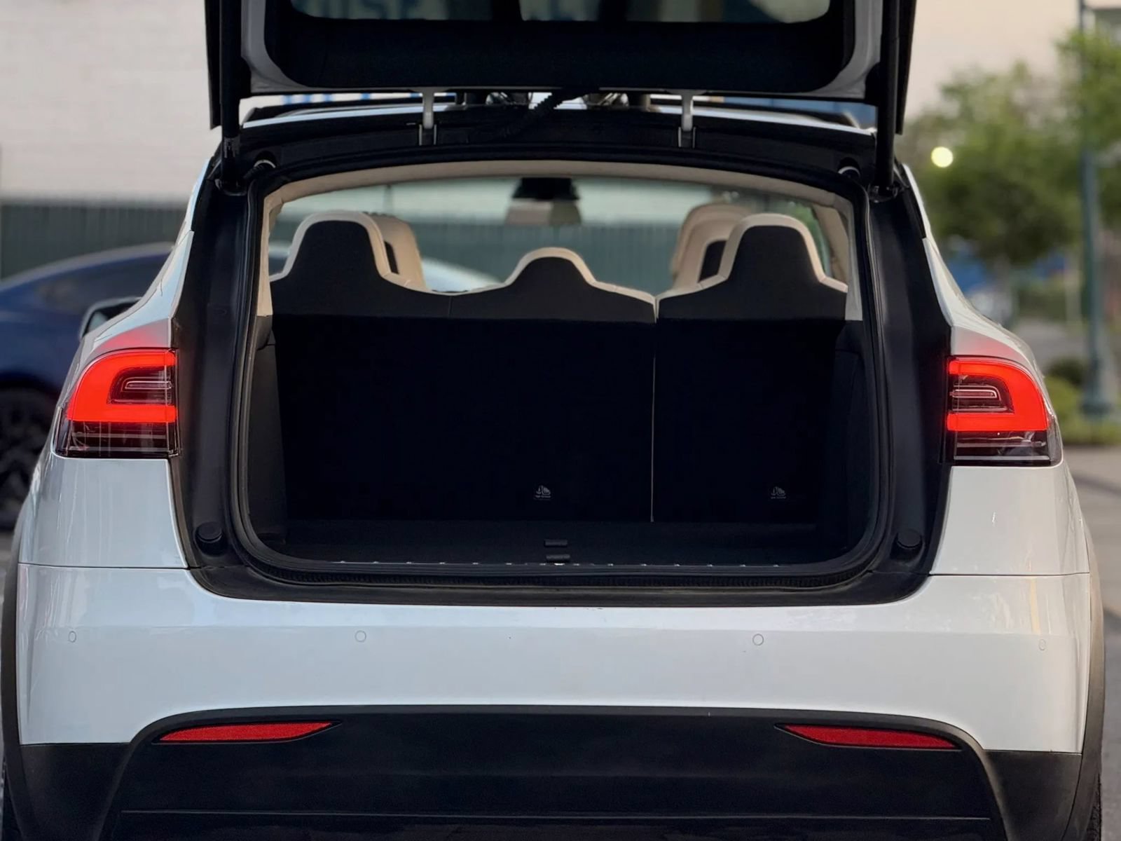 Used 2018 Tesla Model X 100D AWD/4WD image 10