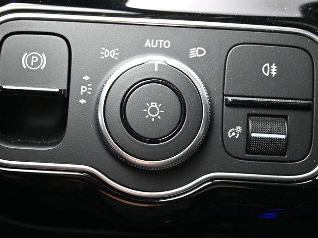 Used 2023 Mercedes-Benz CLA 250 4MATIC image 34