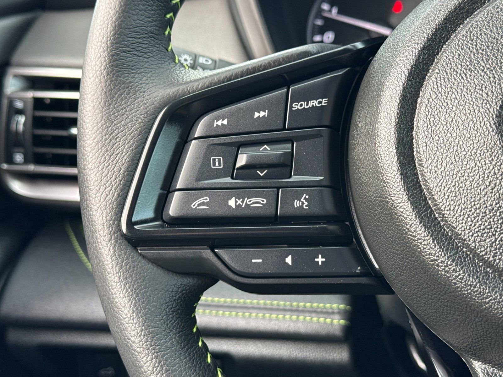 Used 2025 Subaru Outback Onyx Edition image 27