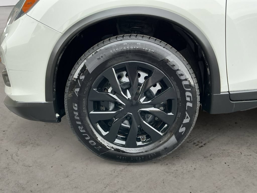 Used 2017 Nissan Rogue S AWD/4WD image 9