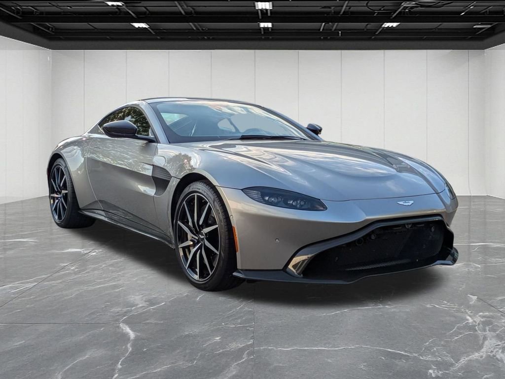 Used 2019 Aston Martin V8 Vantage Coupe image 12