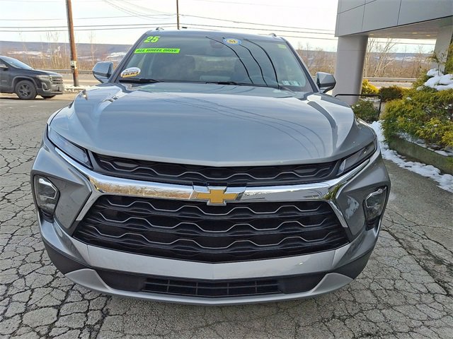 Used 2025 Chevrolet Blazer LT w/ Convenience Package image 2