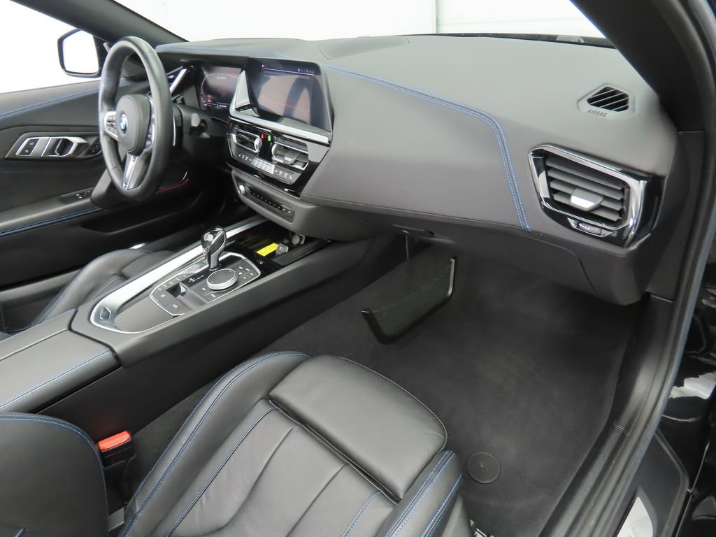 Used 2020 BMW Z4 M40i w/ Premium Package image 16