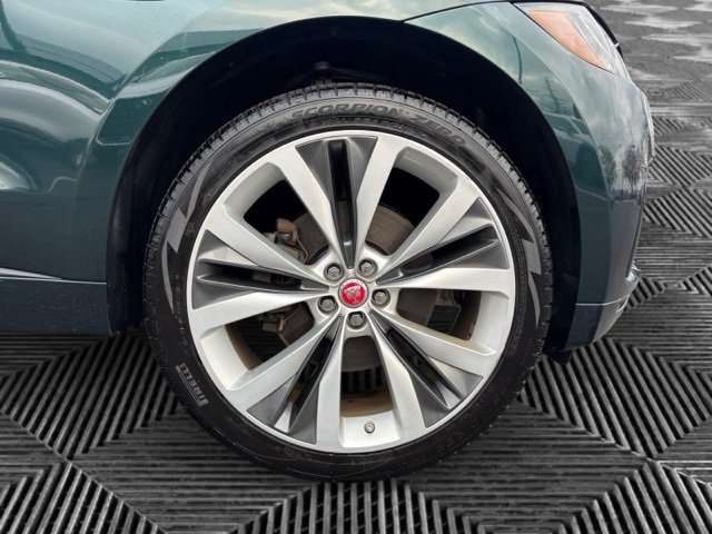 Used 2018 Jaguar F-PACE R-Sport image 30