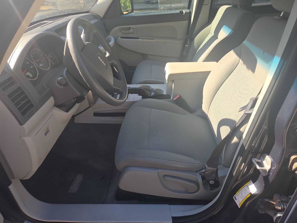 Used 2008 Jeep Liberty Sport w/ Popular Equipment Group AWD/4WD image 21