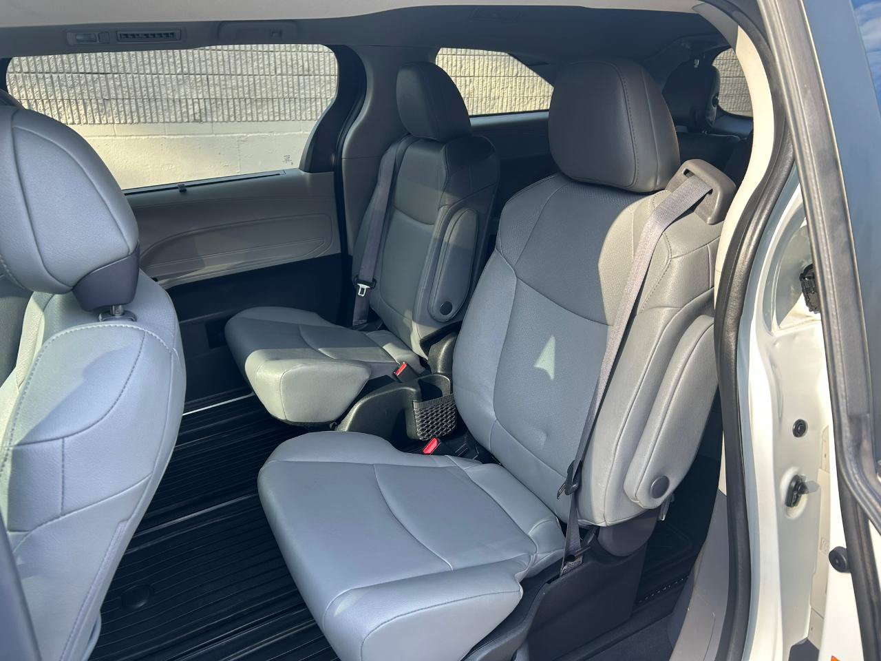 Used 2023 Toyota Sienna XLE AWD/4WD image 14