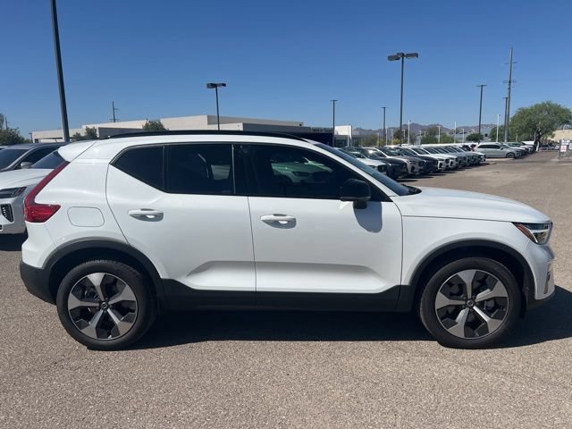 New 2026 Volvo XC40 B5 Plus w/ Climate Package AWD/4WD image 2