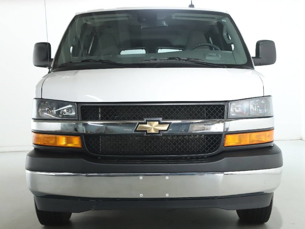Used 2025 Chevrolet Express 3500 LT w/ LT Preferred Equipment Group RWD image 6