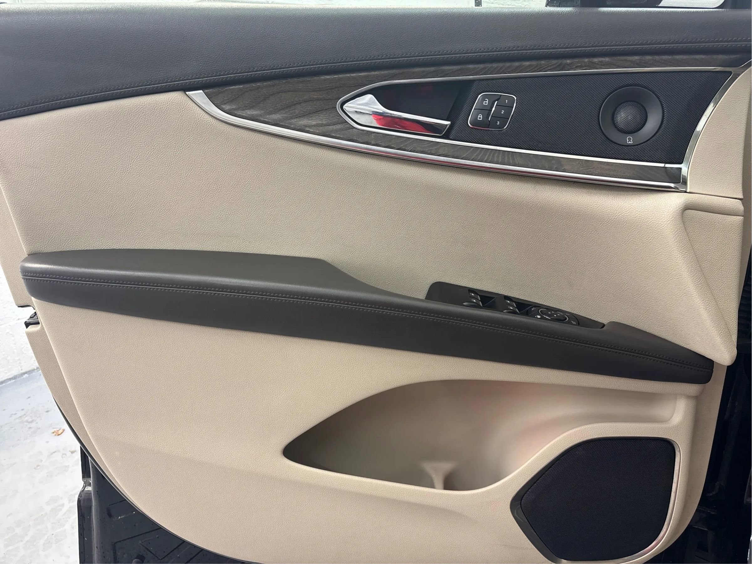 Used 2019 Lincoln Nautilus Reserve w/ Driver Assistance Package image 26