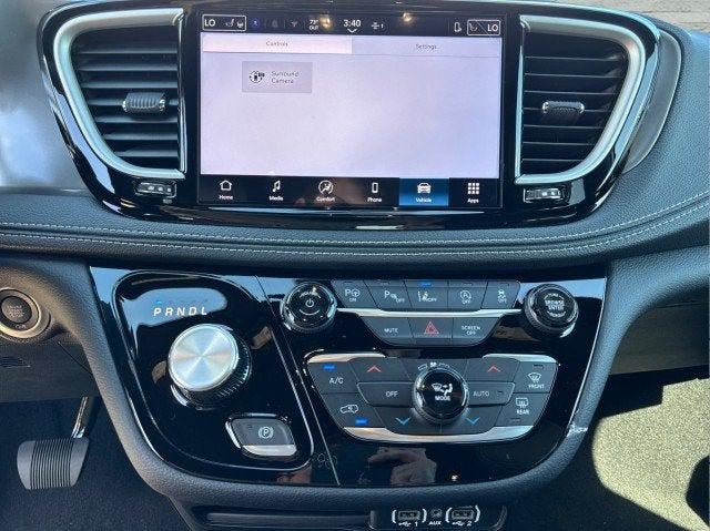 New 2025 Chrysler Pacifica Select FWD image 35