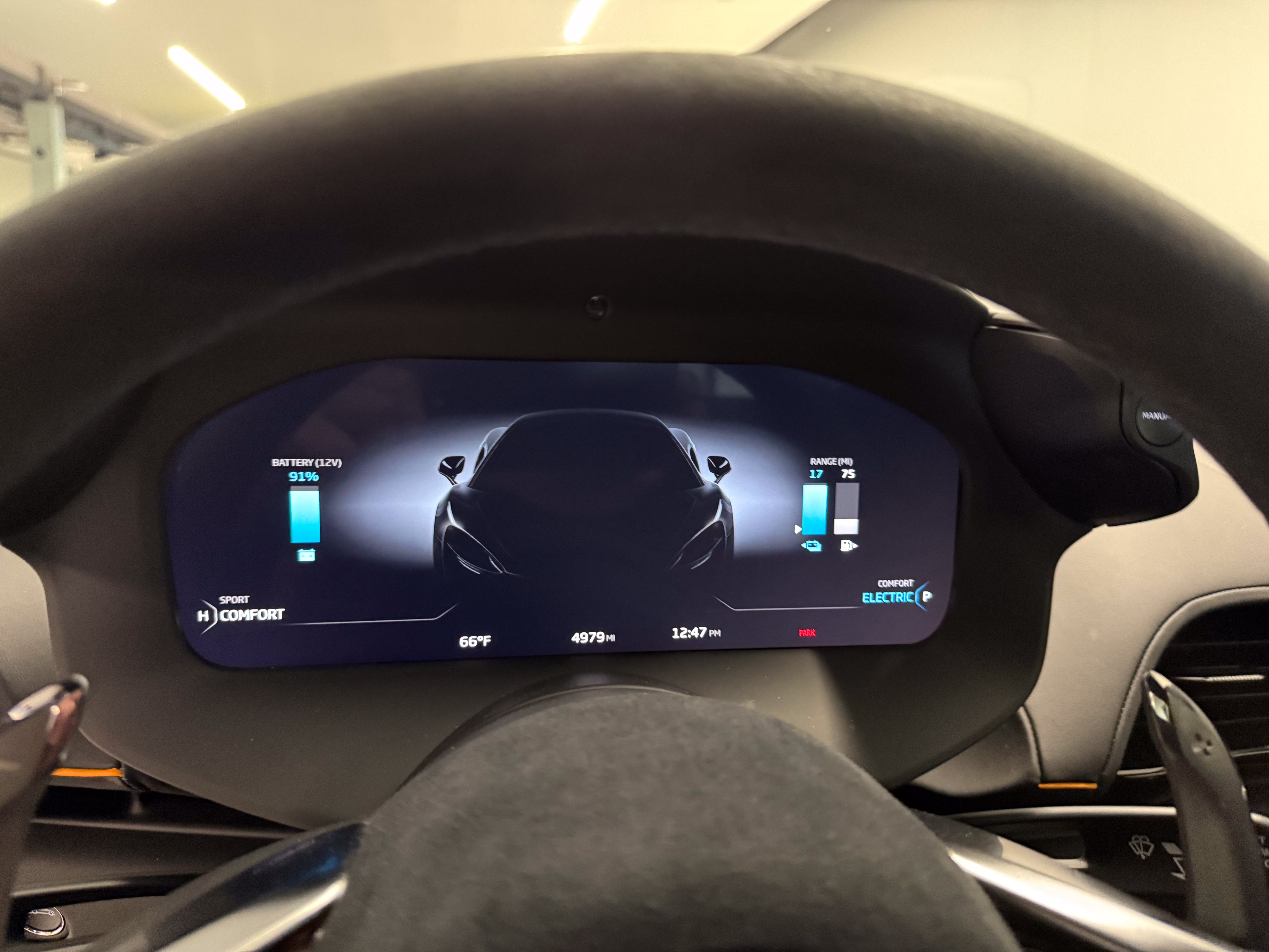 Used 2024 McLaren Artura RWD image 17