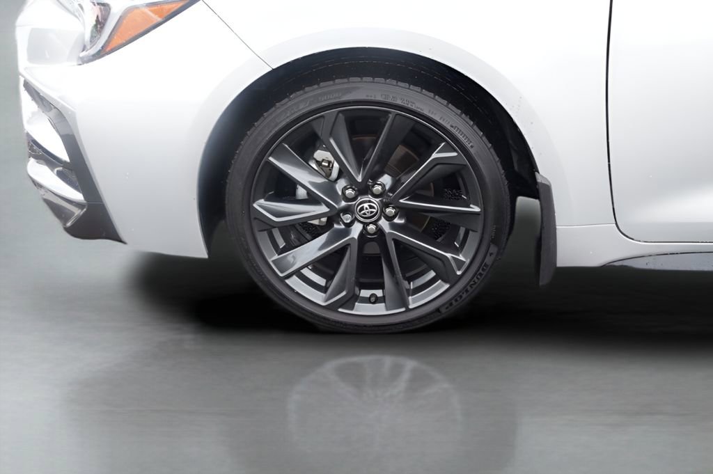 Certified 2025 Toyota Corolla SE w/ SE Premium Package FWD image 3