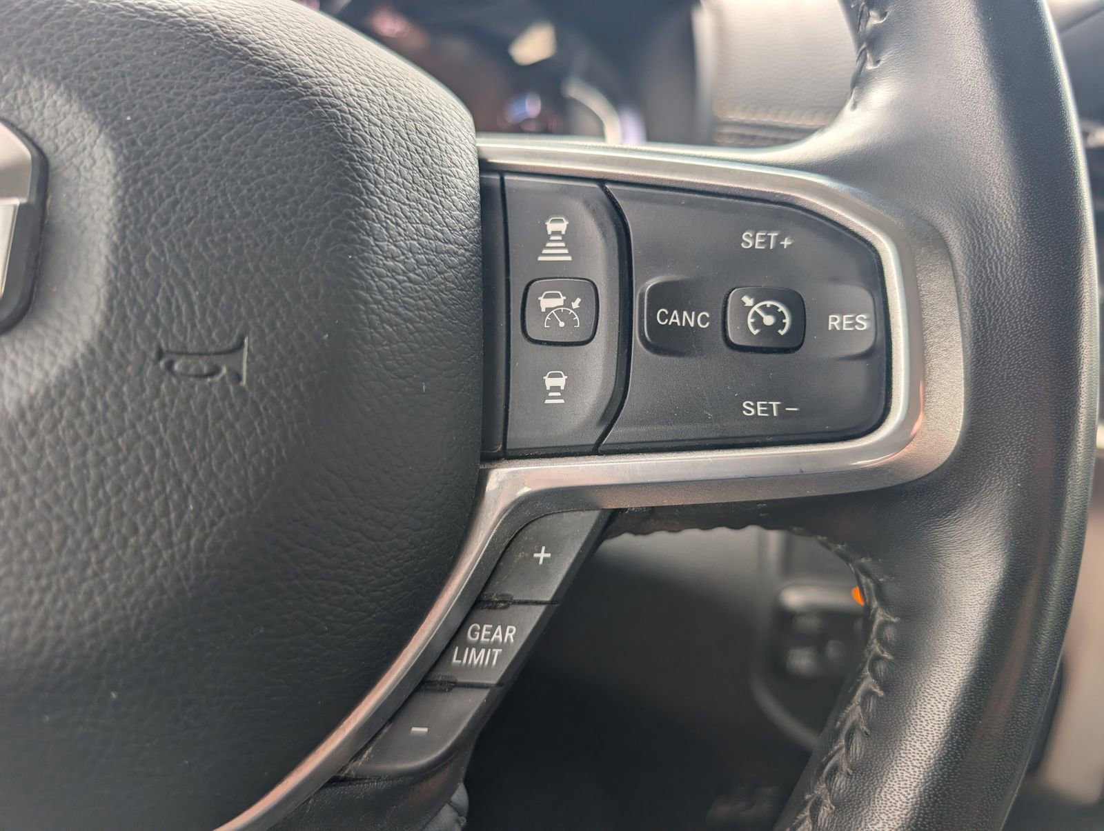 Used 2024 RAM 2500 Laramie w/ Safety Group AWD/4WD image 16