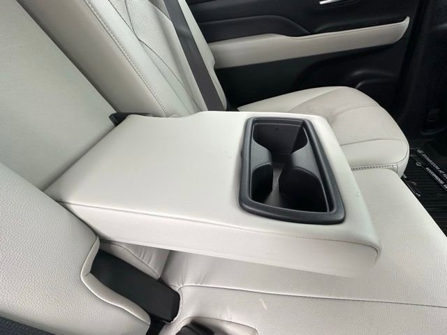 Used 2024 Toyota Grand Highlander AWD image 31