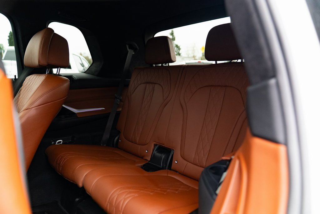 Used 2022 BMW X7 M50i image 24