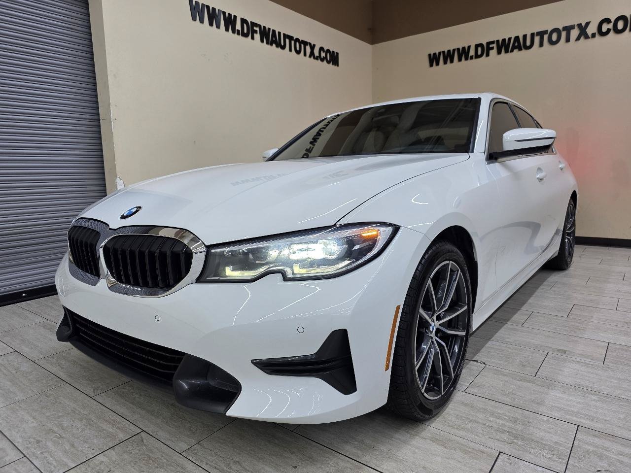 Used 2020 BMW 330i Sedan w/ Convenience Package RWD image 2