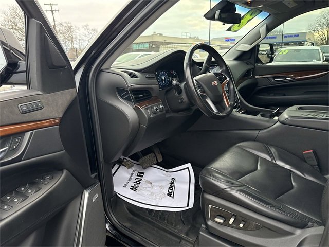 Used 2018 Cadillac Escalade Luxury image 12