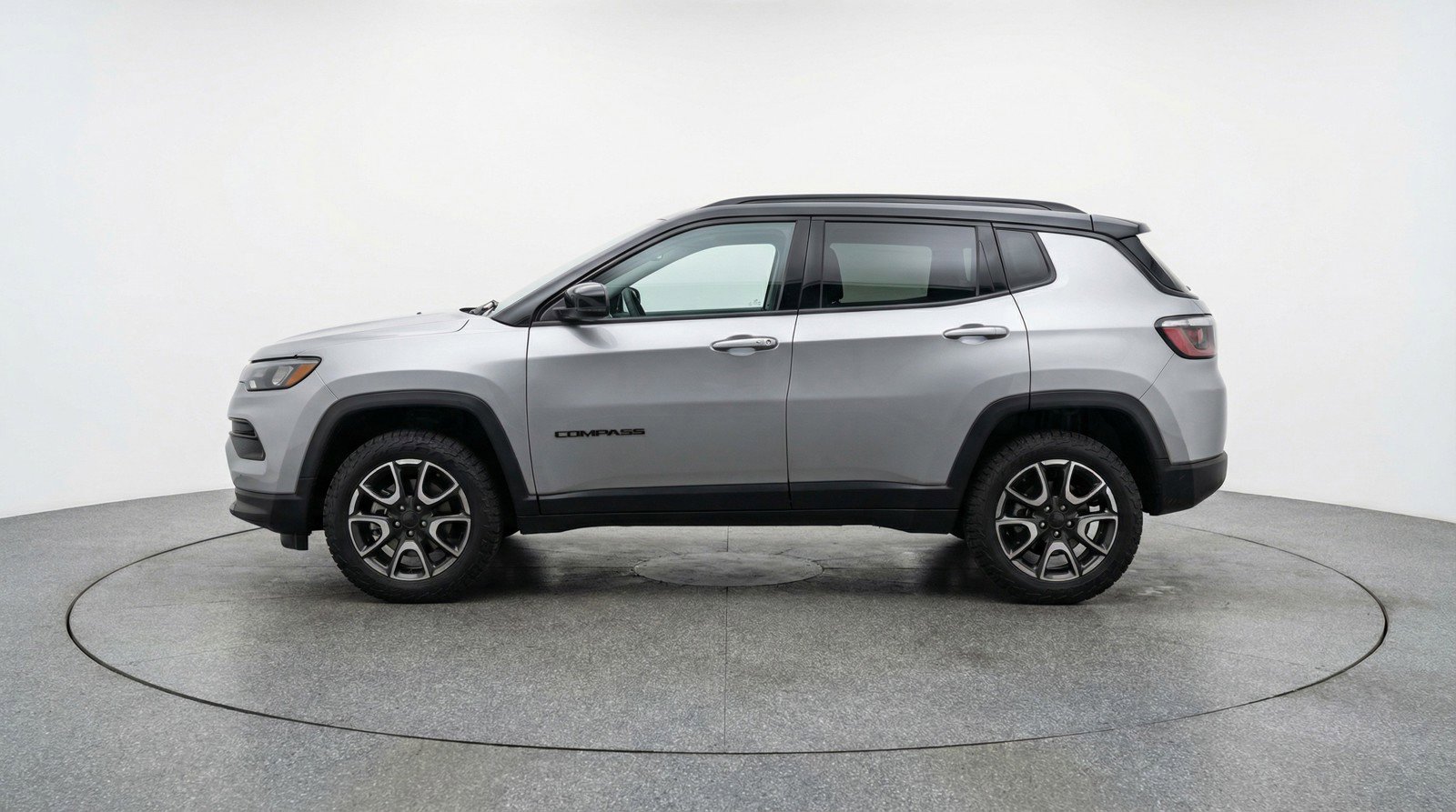 Used 2025 Jeep Compass Trailhawk AWD/4WD image 5